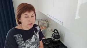 С утра шуршим на кухне// Минтай в двойной панировке и курочка - гриль