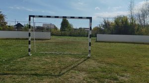 27-09-2025 гуляем на стадионе в деревне