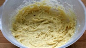 Лимонное печенье «Мадлен» с голубикой