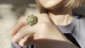 Авторское кольцо с хризолитами и черной шпинелью Серебро 925 пробы Размер 17,5 ХХХ171