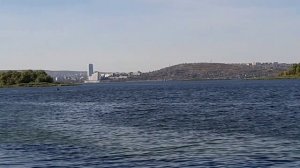 Вид на Саратов (Волжский район и Соколовая гора) с набережной Энгельса
