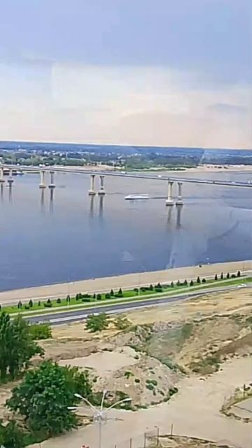 Волгоград. Летняя поездка. Вид на реку Волгу и парк отдыха