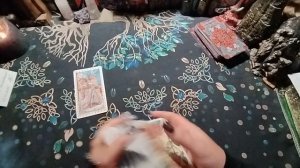 Ваше сердце разбито У вас рана в груди! Кто излечит ваши раны!? Что ждать впереди!?