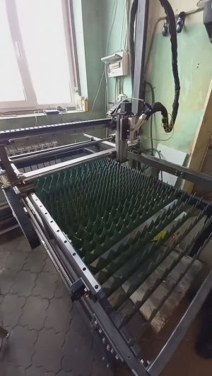 Лазерный станок на основе ручного лазерного аппарата 3 в 1