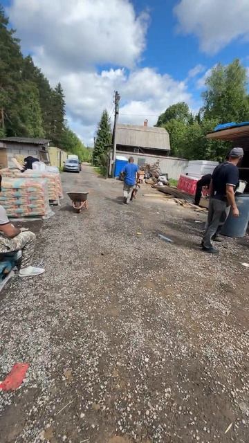 😲 Вы не ПОВЕРИТЕ, какой дом нам предстоит штукатурить! (Первые ВПЕЧАТЛЕНИЯ)