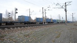 2ТЭ116У-0025 с грузовым поездом и приветливой бригадой