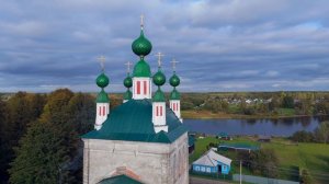 Церковь внутри устроена, снаружи в запустении