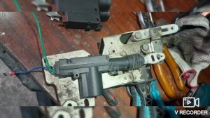 Пежо Партнёр - привод багажника