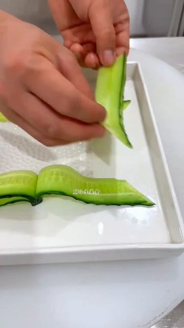 Карвинг. огурец. Закуска в виде книги.