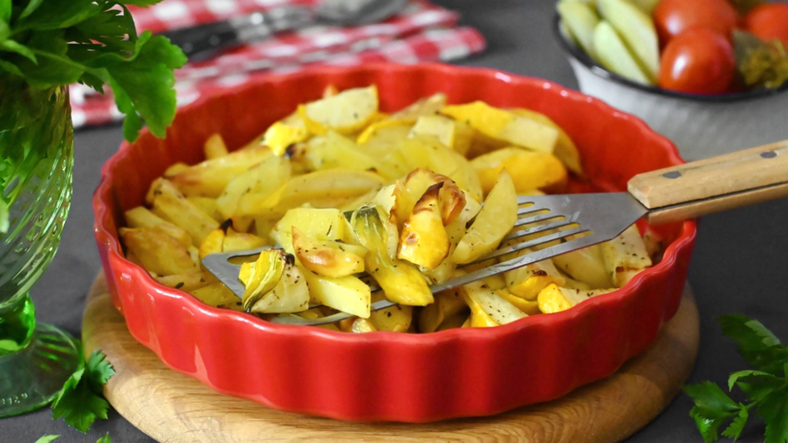 Патиссоны + картошка в духовке = идеальный вегетарианский гарнир за 45 минут!