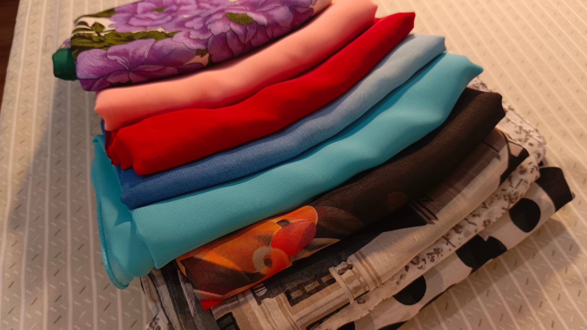 Что можно сшить из шарфиков и платков