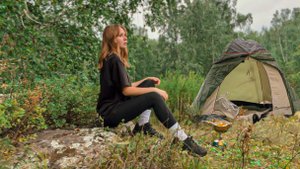 Одна в лесу / Соло кемпинг и вкусный ужин на природе