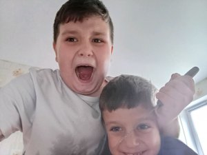 (Мелкий тебе какданибуть хана) стрим по Роблокс Радужные друзья