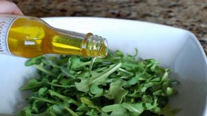 Лимонный салат с рукколой