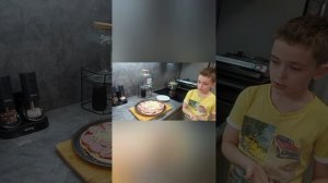 как готовить пиццу и сок 
прекрасный ужин