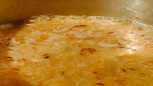 Кускус с миндалем и изюмом