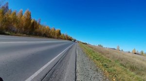 Катаюсь по асфальту. Осенними пейзажами любуюсь. Жизнь идёт.