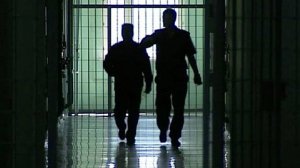 Суд оставил в СИЗО обвиняемую в покушении на работника компании ВПК в Петербурге
