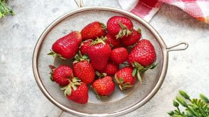 Клубника с кефиром