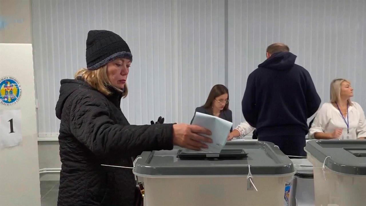 На зарубежных участках при выборах в парламент Молдавии обнаружили вброс бюллетеней