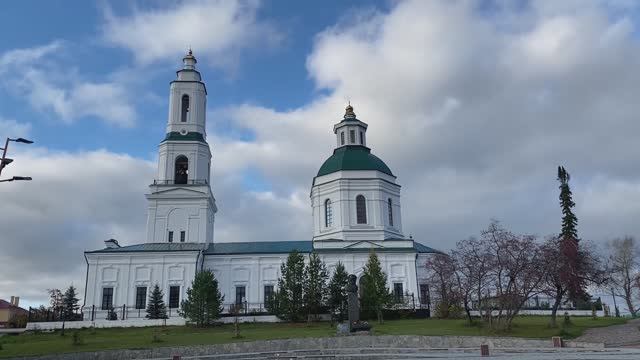 Сысерть. Набережная, городской пляж, Храм, площадь, старый завод. Краткий обзор.
