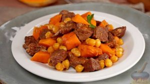 Мясо, тыква и нут сытность несут. ГОВЯДИНА, ТУШЕННАЯ С НУТОМ И ТЫКВОЙ