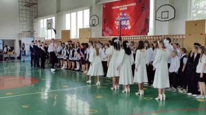 танец на последнем звонке