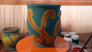 Средилесье: Роспись керамики.