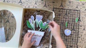 Декорированные печенья. Подарочный набор на День Мамы "Горшок с Крокусами.