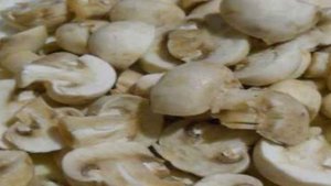 Линь с шампиньонами в духовке