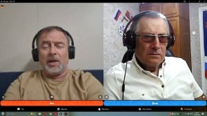 Котёнок сначала боялся пылесоса, потом ничего - втянулся.