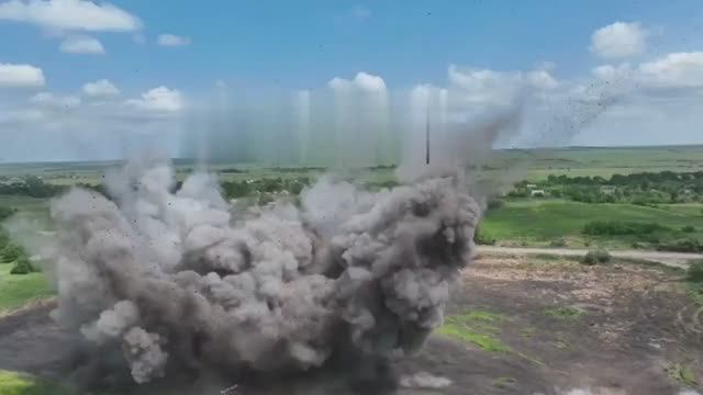 Украинский дрон заснял прилет ФАБа с УМПК