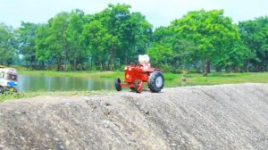 Трактор Mahindra и Самосвал TATA JCB 3DX. Авария трактора Eicher, тянущий кран Gadi JCB