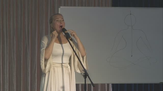 Илона Ребицкая | Исцеляющая сила голоса | Занятие №2 смотреть онлайн