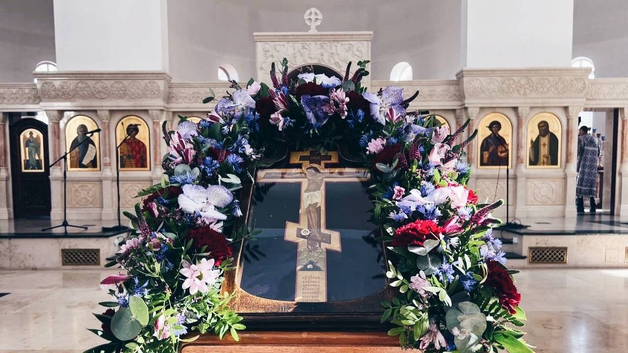 Поздняя Божественная Литургия. Неделя 16-я по Пятидесятнице, по Воздвижении. Великомученика Никиты. смотреть онлайн