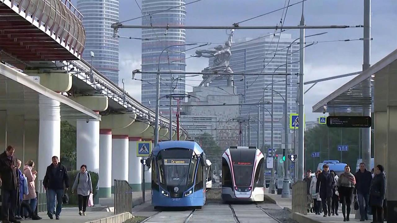 В Москву после осеннего ненастья возвращается теплая и ясная погода