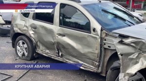 Автобус протаранил семь машин в Нижнем Новгороде