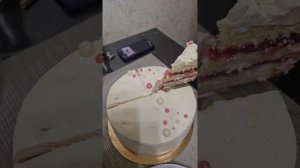 кушаем первый наш приготовленный тортик