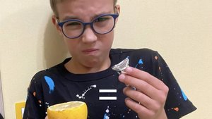 Выбираем самую кислую конфету