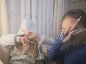 подруга пришла в гости.)