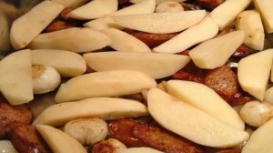 Курица кусочками с картошкой