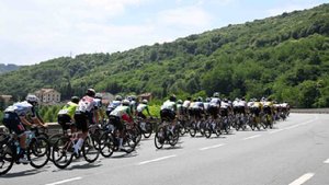 Израильскую команду отстранили от велогонки "Джиро дель Эмилия"