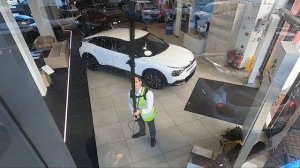 Набор для внутренней высотной очистки окон в действии