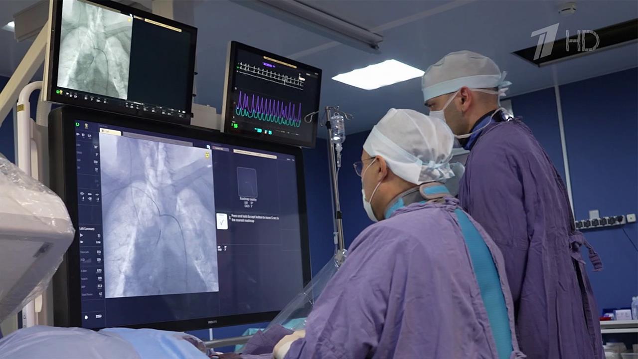 Врачи онкоцентра им. Блохина удалили у пациента опухоль, которая успела уничтожить часть сердца