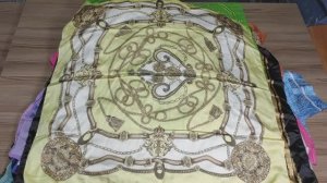 Лот 857  Палантины,снуды, платки Италия Крем 1810 р_кг. 4,5 кг 85 ед