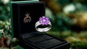 Кольцо Цветик из белого золота с бриллиантами и аметистами