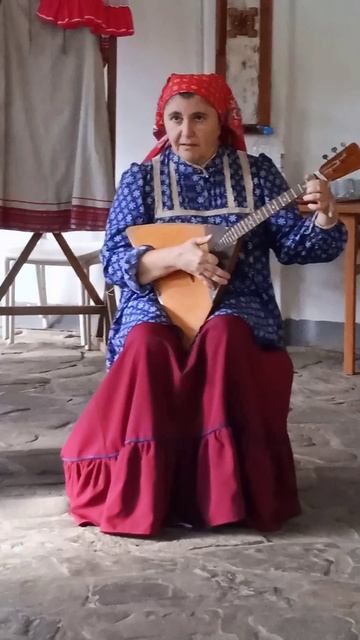 Песня про комарика в исполнении Евгении Георгиевны.