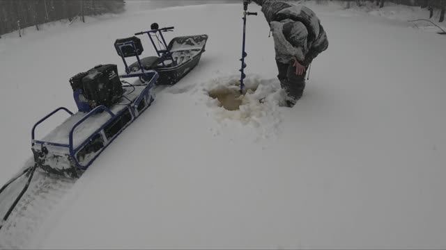 Мотобуксировщик толкач Альбатрос XLV9 по наледи!