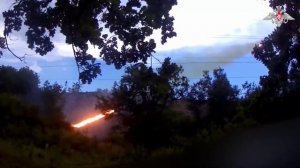 💥 Расчёт тяжелой огнеметной системы ТОС-1А «Солнцепек» группировки «Центр» уничтожил опорный пун...