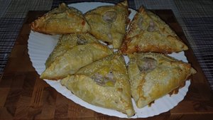Эчпочмак — это сочная, ароматная выпечка, идеально подходящая к чаю.